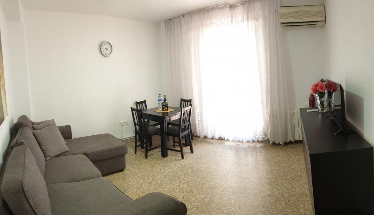 Apartment For 6 People. บาเลนเซีย ภายนอก รูปภาพ