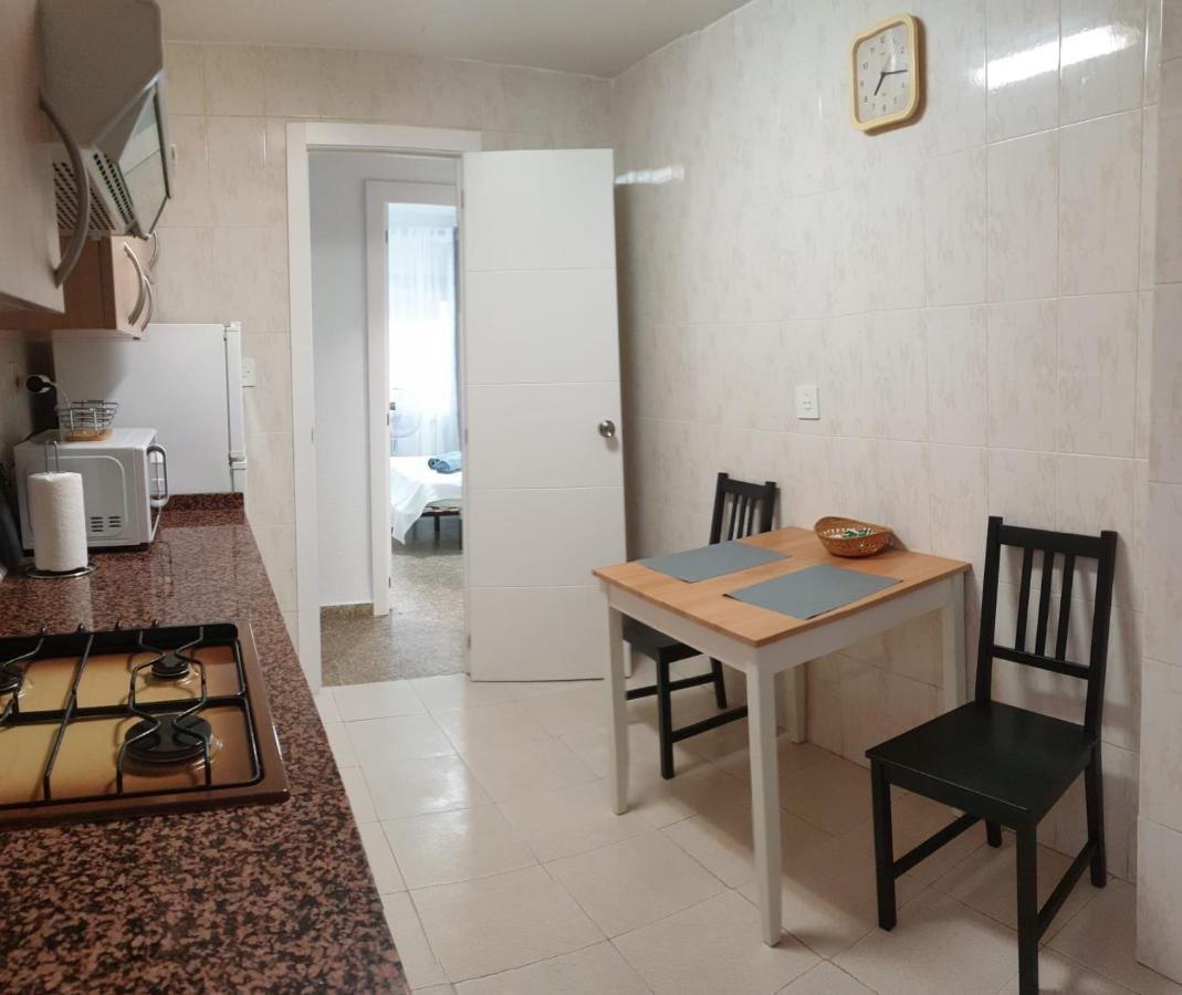 Apartment For 6 People. บาเลนเซีย ภายนอก รูปภาพ